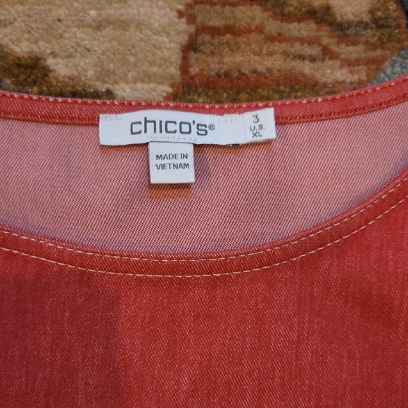 Chico's Lt Red Denim 3/4 Sleeve Top with Flared Cuffs, Size 3 - Picture 2 of 7